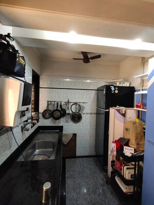 Team Area in 2 BHK Apartment at Andheri East – for Rent