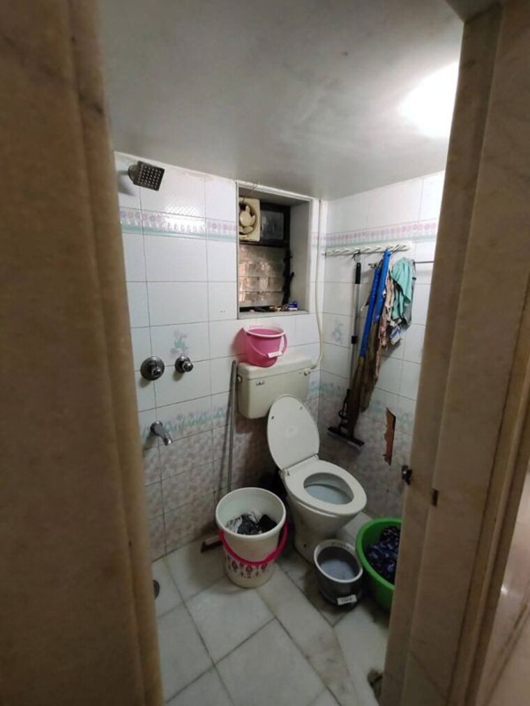 Bathroom, andheri east 2 Bedroom 700 Sq.Ft. Apartment In Andheri East Mumbai 10365644
