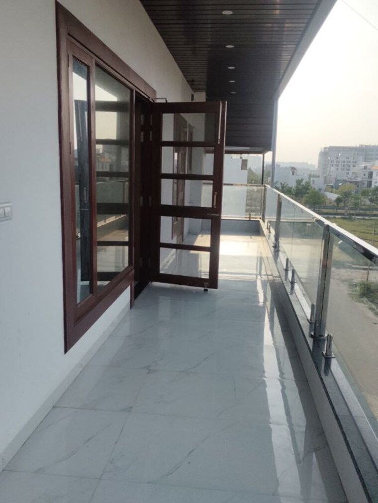 Balcony, maulviganj 3 Bedroom 2250 Sq.Ft. Apartment In Maulviganj Lucknow 10364745
