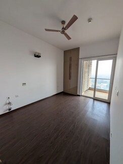 4 BHK + Servant Room Apartment For Rent in Jaypee Imperial Court