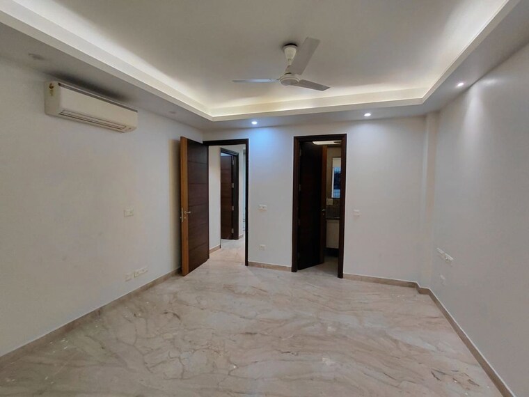 Room, greater kailash ii 3 Bedroom 2200 Sq.Ft. Builder Floor In Greater Kailash ii Delhi 10365668