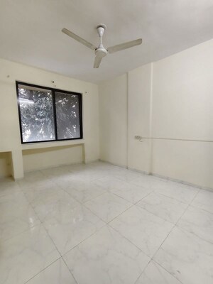 Room in 2 BHK Apartment at Tulip CHS, Kalyani Nagar – for Rent