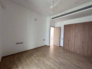 Room in 4 BHK Apartment at Rustomjee Crown, Prabhadevi – for Sale