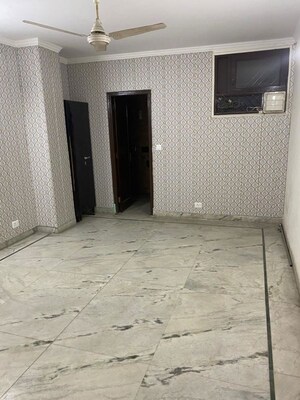 Room in 3 BHK Builder Floor at Saket – for Rent