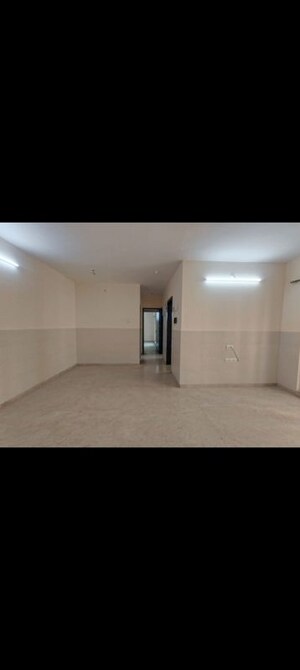 Room in 2 BHK Apartment at Dosti Group Imperia, Manpada – for Rent