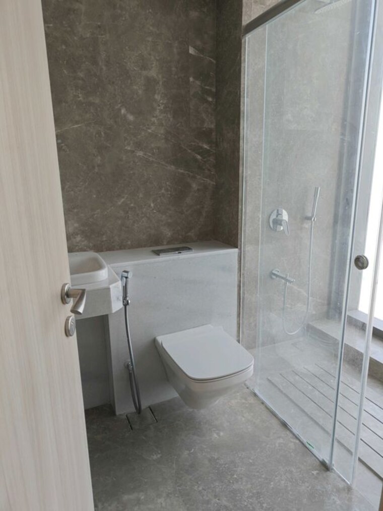 Bathroom, rustomjee-crown 5 Bedroom 3088 Sq.Ft. Apartment In Prabhadevi Mumbai 10365702