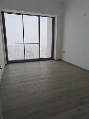 Room in 5 BHK Apartment at Rustomjee Crown, Prabhadevi – for Sale