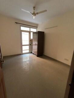3 BHK Apartment For Rent in Hamlin Apartment