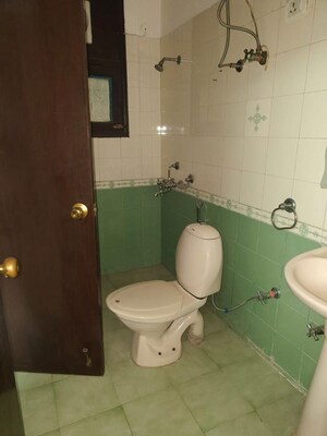 Bathroom in 3 BHK Apartment at Agrim Apartment, Sector 43 – for Rent