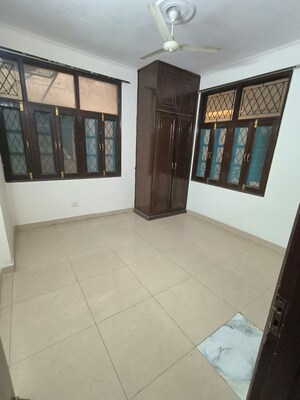Room in 3 BHK Apartment at Agrim Apartment, Sector 43 – for Rent