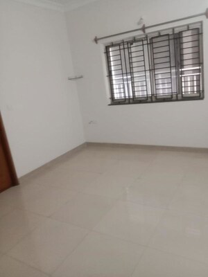 Room in 3 BHK Apartment at Mathikere – for Rent