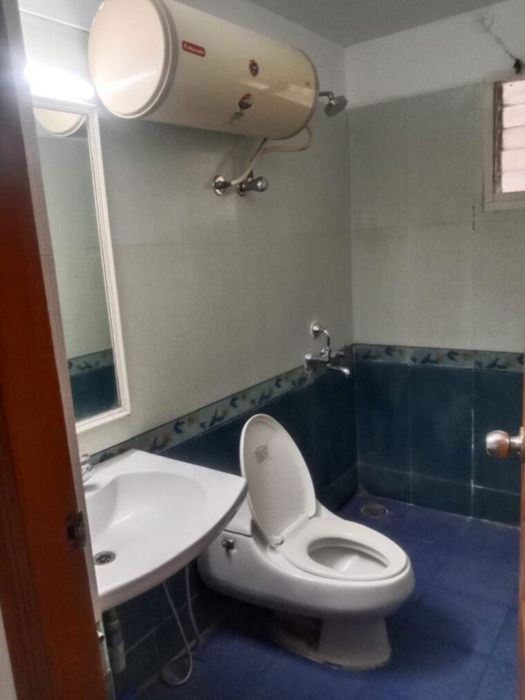 Bathroom, mathikere 3 Bedroom 1600 Sq.Ft. Apartment In Mathikere Bangalore 10365737