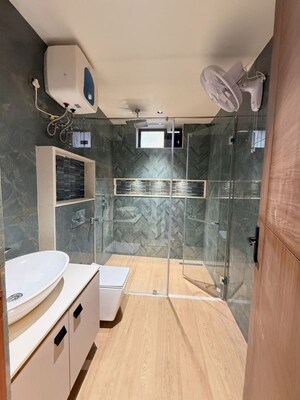 Washroom in 6 BHK Independent House at Mansarovar Extension – for Sale