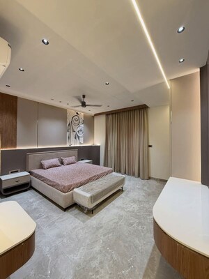 Bedroom in 6 BHK Independent House at Mansarovar Extension – for Sale