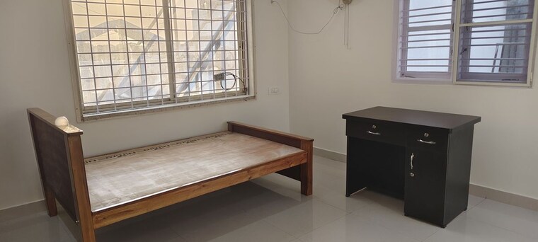 Room, indiranagar 1 RK 400 Sq.Ft. Apartment In Indiranagar Bangalore 10365764