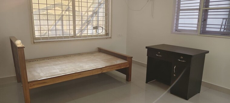 Room, indiranagar 1 RK 400 Sq.Ft. Apartment In Indiranagar Bangalore 10365764