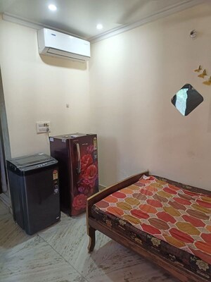Bedroom in 1 RK Builder Floor at Ansal Plaza Sector-23, Sector 23 – for Rent