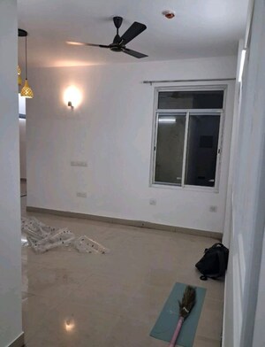 Room in 2 BHK Apartment at Eta Ii Greater Noida – for Rent