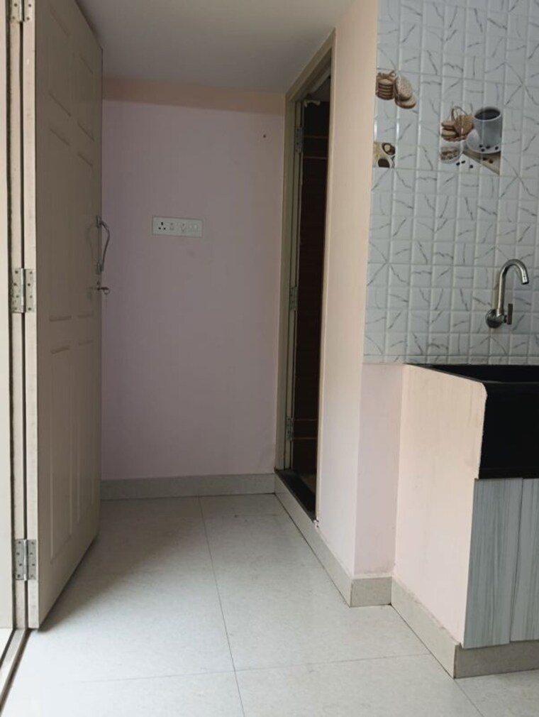 Room, hsr layout sector 3 1 RK 250 Sq.Ft. Independent House In Hsr Layout Sector 3 Bangalore 10365805
