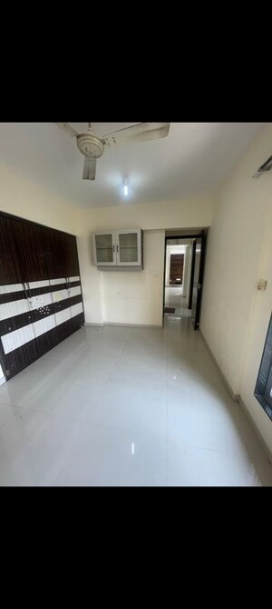Room in 2 BHK Apartment at Dss Mahavir Millennium, Vasant Vihar – for Rent