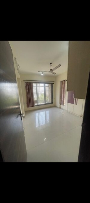 Room in 2 BHK Apartment at Dss Mahavir Millennium, Vasant Vihar – for Rent