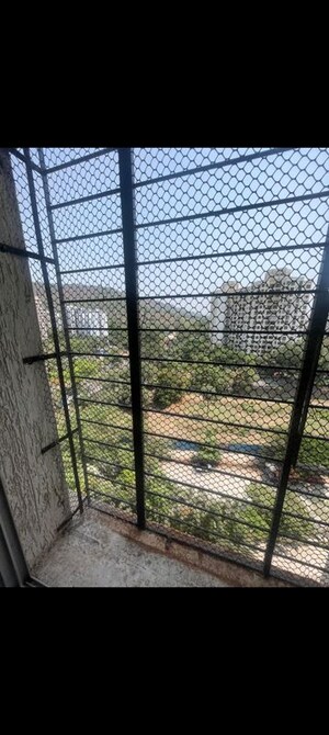 Room in 2 BHK Apartment at Dss Mahavir Millennium, Vasant Vihar – for Rent