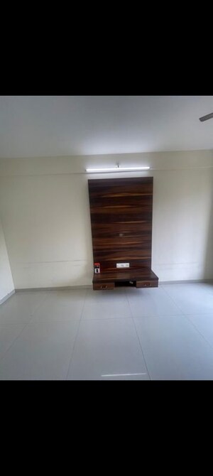 Room in 2 BHK Apartment at Dss Mahavir Millennium, Vasant Vihar – for Rent
