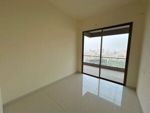 Room in 3 BHK Apartment at Prestige Siesta, Mulund West – for Rent