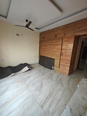 Room in 4 BHK Independent House at Gmada Aerocity – for Rent