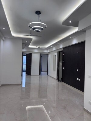 Dining area in 3 BHK Apartment at Sector 61 – for Rent