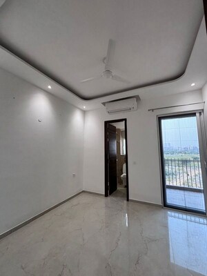 Room in 3 BHK Apartment at Sector 61 – for Rent