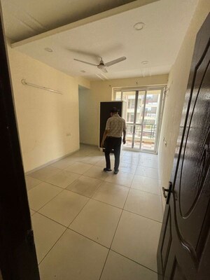 Room in 2 BHK Apartment at Ambala Highway – for Rent