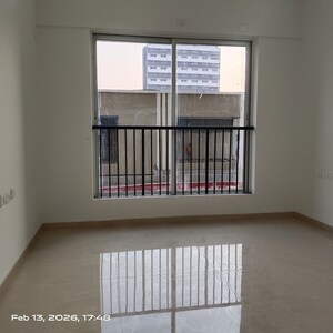 Room in 3 BHK Apartment at Dosti Greenscape, Hadapsar – for Sale