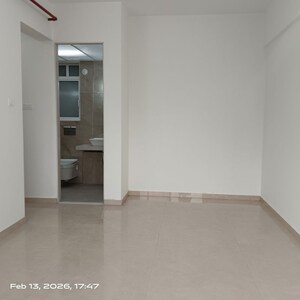 Room in 3 BHK Apartment at Dosti Greenscape, Hadapsar – for Sale