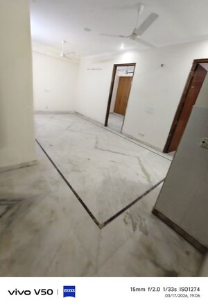 Room in 3 BHK Builder Floor at Shiv Nagar – for Rent