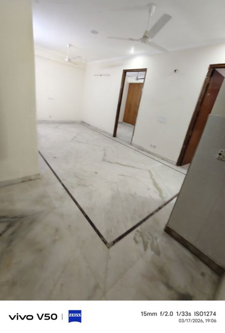 Room, shiv nagar 3 Bedroom 1000 Sq.Ft. Builder Floor In Shiv Nagar Delhi 10365864