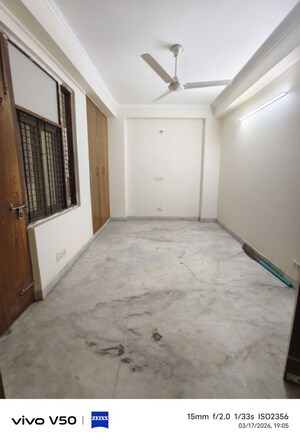 Room in 3 BHK Builder Floor at Shiv Nagar – for Rent