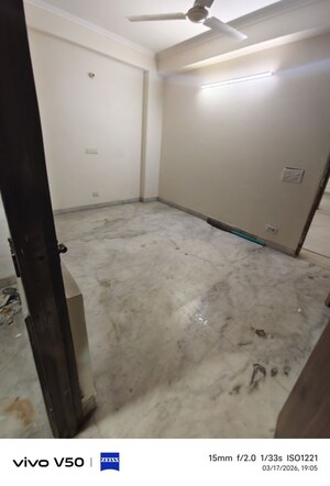 Room in 3 BHK Builder Floor at Shiv Nagar – for Rent