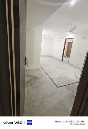 Room in 3 BHK Builder Floor at Shiv Nagar – for Rent