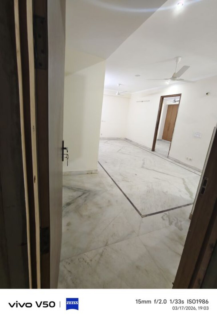 Room, shiv nagar 3 Bedroom 1000 Sq.Ft. Builder Floor In Shiv Nagar Delhi 10365864