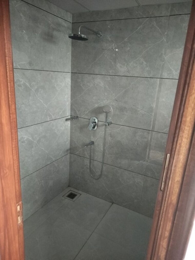 Bathroom, sector 43 3 Bedroom 2700 Sq.Ft. Builder Floor In Sector 43 Gurgaon 10365879