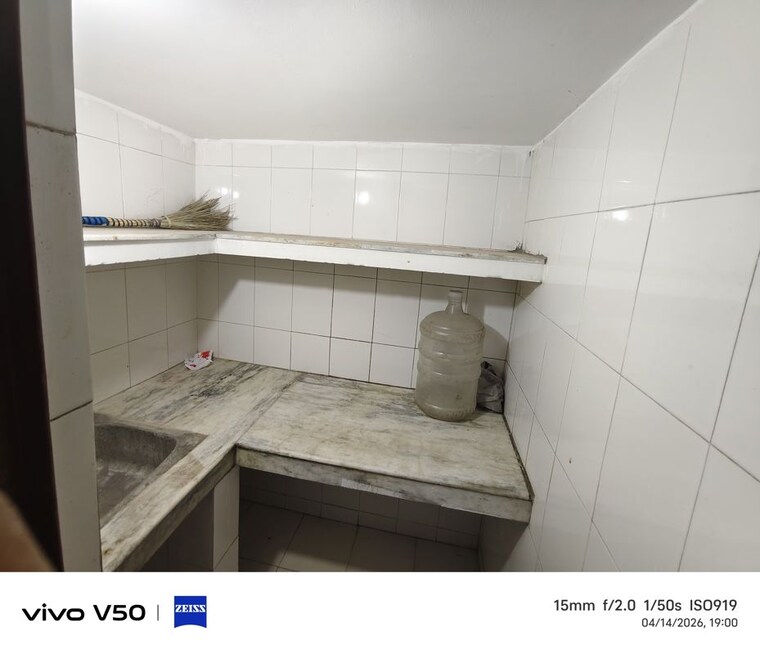 Bathroom, east of kailash 1 RK 250 Sq.Ft. Builder Floor In East Of Kailash Delhi 10365884