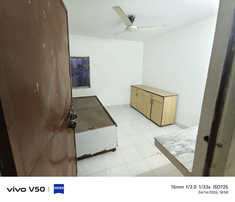 Room, east of kailash 1 RK 250 Sq.Ft. Builder Floor In East Of Kailash Delhi 10365884