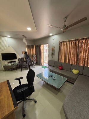 Team Area in 2 BHK Apartment at Vilas Javdekar Palladio, Tathawade – for Rent