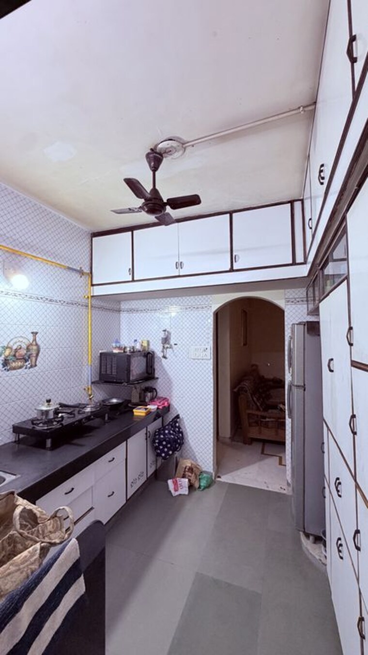 Kitchen, maninagar 3 Bedroom 1500 Sq.Ft. Apartment In Maninagar Ahmedabad 10365918