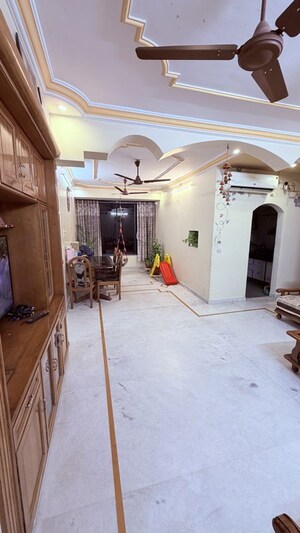Room in 3 BHK Apartment at Maninagar – for Sale