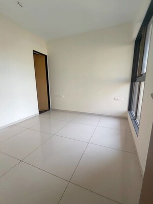 Room in 1.5 BHK Apartment at Chandak 34 Park Estate, Goregaon West – for Rent