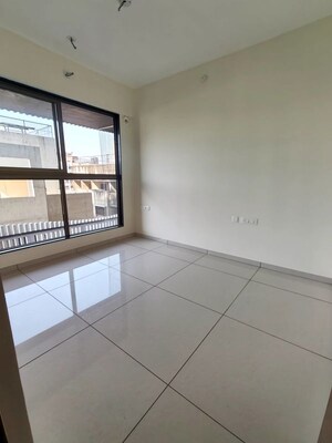 Room in 1.5 BHK Apartment at Chandak 34 Park Estate, Goregaon West – for Rent