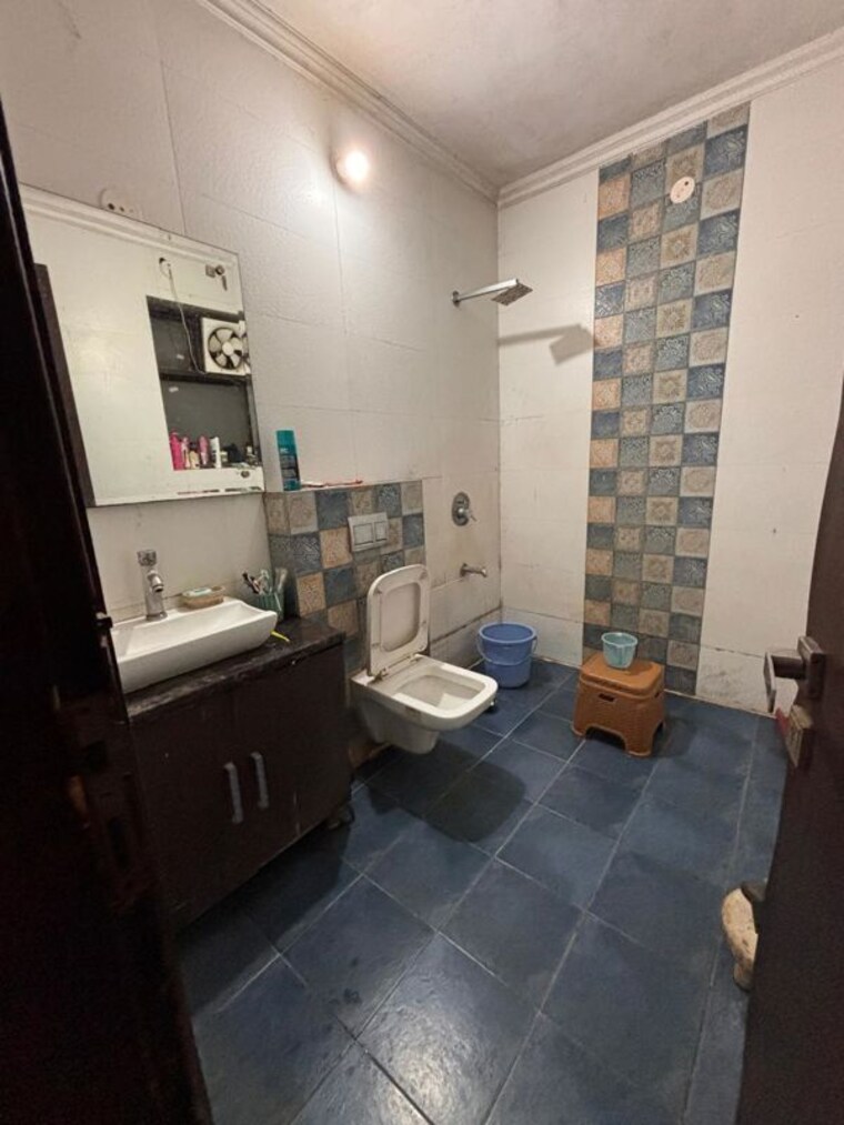 Team Area, the-estate-floors 3 Bedroom 2000 Sq.Ft. Builder Floor In Sector 43 Gurgaon 10365898
