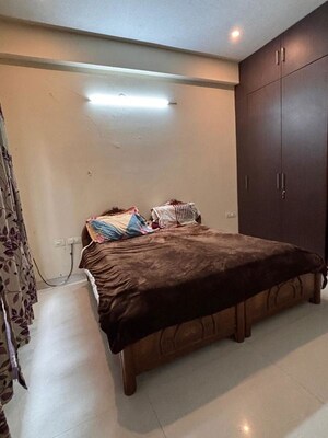 Bedroom in 3 BHK Builder Floor at The Estate Floors, Sector 43 – for Rent